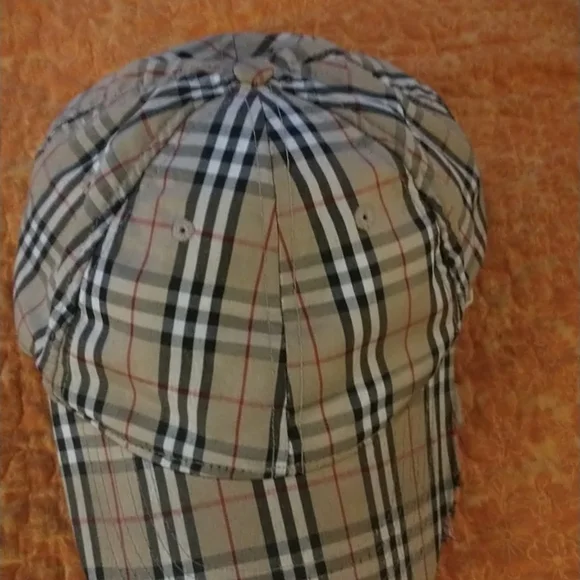 AUTHENTICBurberry Cap/ Free Bonus Leggings display picture 1